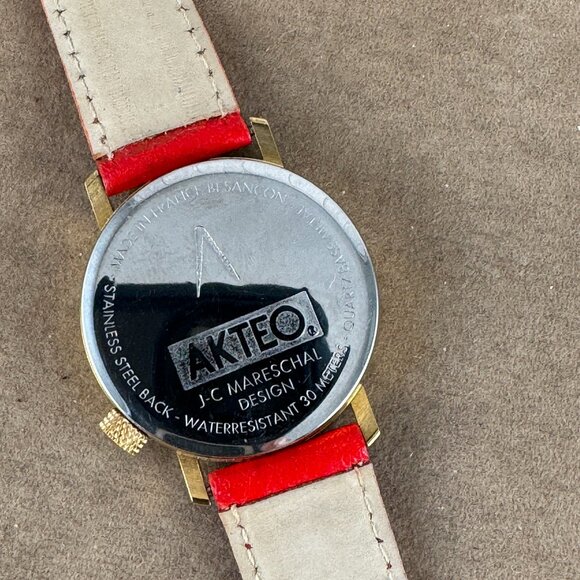 Vintage Akteo designed Makeup Artist Gold Tone Watch in pristine condition - Picture 6 of 8